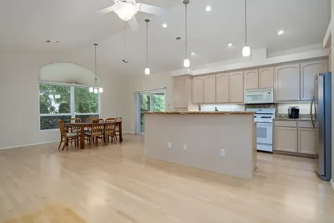 748 Fernwood Drive Medford OR 97504