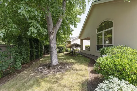 748 Fernwood Drive Medford OR 97504