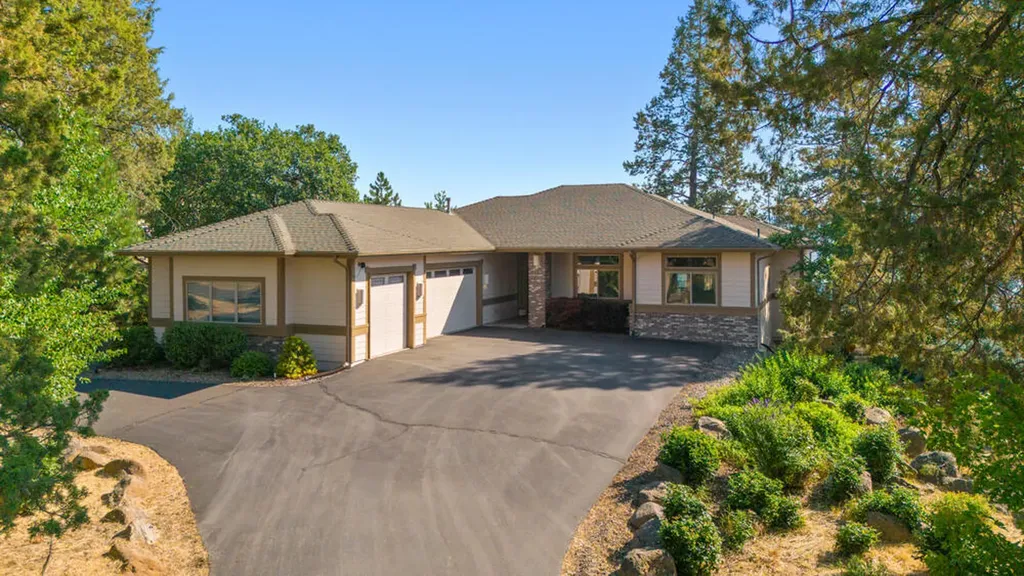 11629 Crossbill Drive Klamath Falls OR 97601