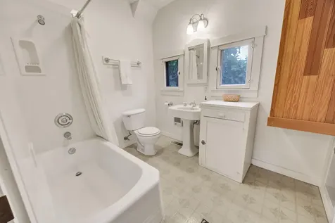 129 5th Street Ashland OR 97520