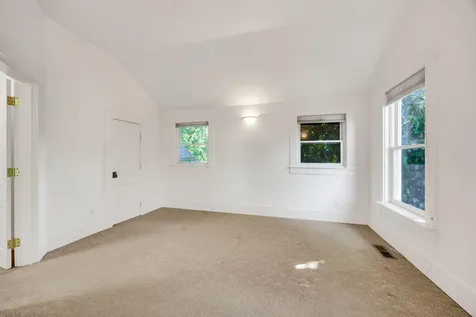 129 5th Street Ashland OR 97520