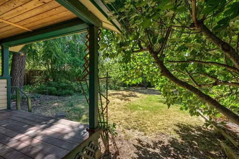 129 5th Street Ashland OR 97520