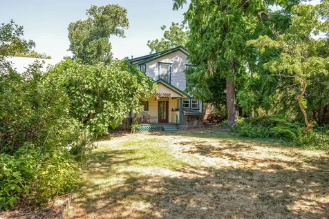 129 5th Street Ashland OR 97520