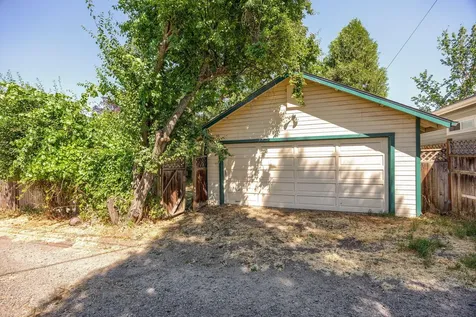 129 5th Street Ashland OR 97520