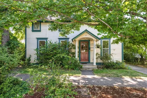 129 5th Street Ashland OR 97520
