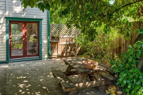 129 5th Street Ashland OR 97520