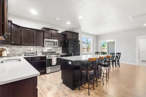 664 N Trinity Way Sisters OR 97759