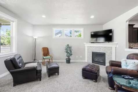 664 N Trinity Way Sisters OR 97759