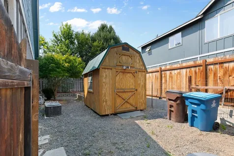 2340 NW Dogwood Avenue Redmond OR 97756