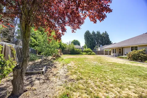 656 Vincent Avenue Central Point OR 97502