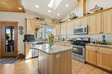 15997 SW Aquatic View Lane Powell Butte OR 97753
