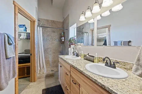 15997 SW Aquatic View Lane Powell Butte OR 97753