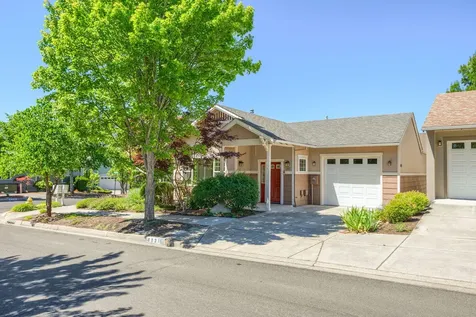 803 Plum Ridge Drive Ashland OR 97520