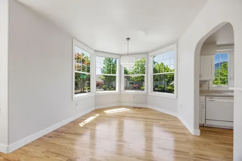 803 Plum Ridge Drive Ashland OR 97520