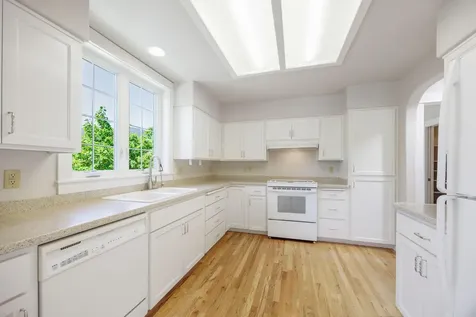 803 Plum Ridge Drive Ashland OR 97520