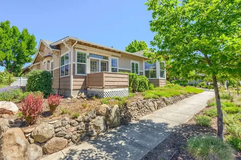 803 Plum Ridge Drive Ashland OR 97520