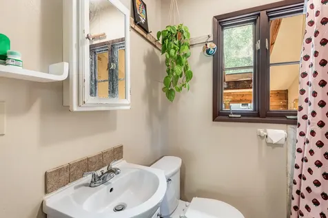 343 NW Georgia Avenue Bend OR 97703