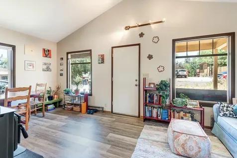 343 NW Georgia Avenue Bend OR 97703