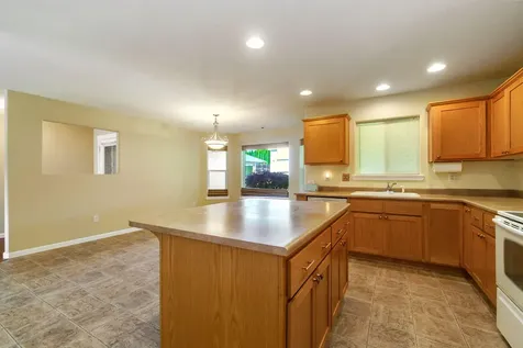 1156 Highlands Drive Eagle Point OR 97524