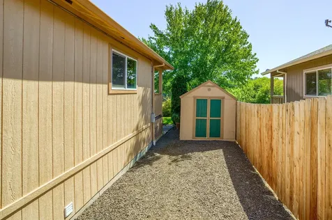 1156 Highlands Drive Eagle Point OR 97524
