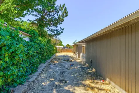 2201 Arctic Circle Medford OR 97504