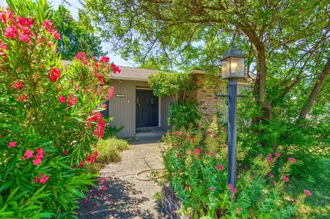 2201 Arctic Circle Medford OR 97504