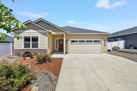 2001 Hondeleau Lane Medford OR 97504