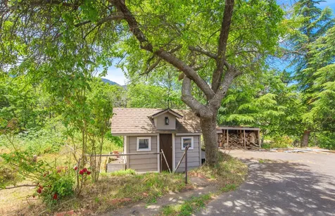 765 Reiten Drive Ashland OR 97520