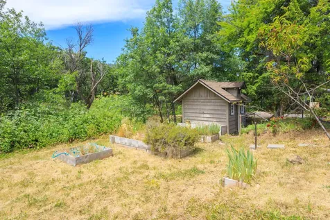 765 Reiten Drive Ashland OR 97520