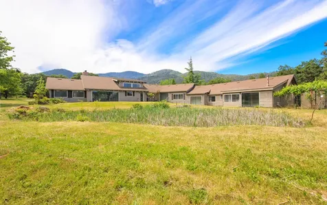 765 Reiten Drive Ashland OR 97520