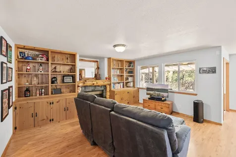 887 NE Locksley Drive Bend OR 97701