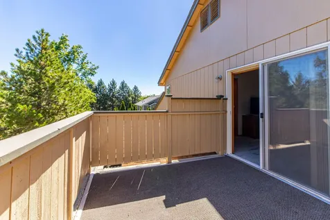 887 NE Locksley Drive Bend OR 97701