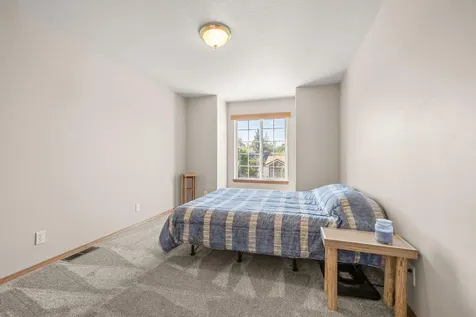 887 NE Locksley Drive Bend OR 97701