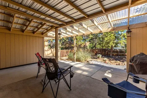 887 NE Locksley Drive Bend OR 97701