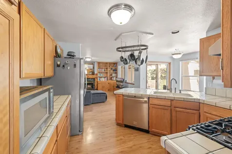 887 NE Locksley Drive Bend OR 97701