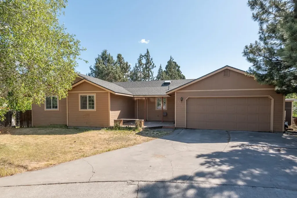 2241 NE Hyatt Court Bend OR 97701
