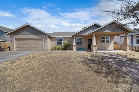 3037 SW Lava Avenue Redmond OR 97756