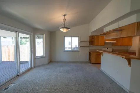2261 SW Reindeer Avenue Redmond OR 97756