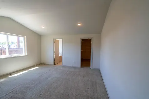 2261 SW Reindeer Avenue Redmond OR 97756