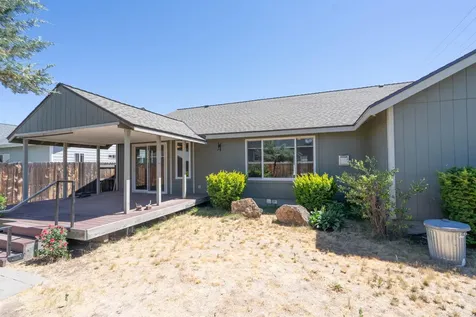 2261 SW Reindeer Avenue Redmond OR 97756