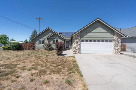 2261 SW Reindeer Avenue Redmond OR 97756