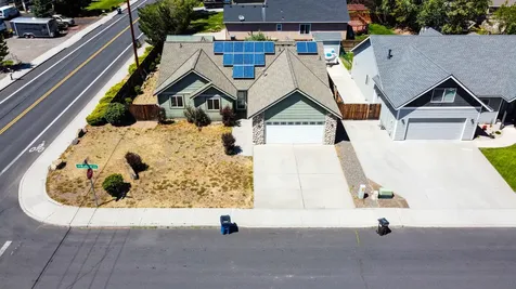 2261 SW Reindeer Avenue Redmond OR 97756