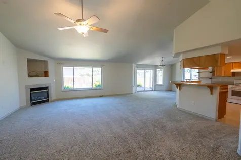 2261 SW Reindeer Avenue Redmond OR 97756
