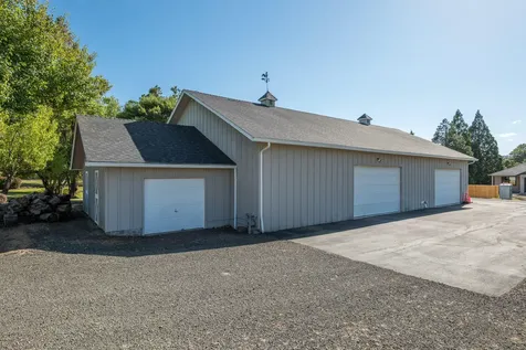 2270 Fisher Road Roseburg OR 97471
