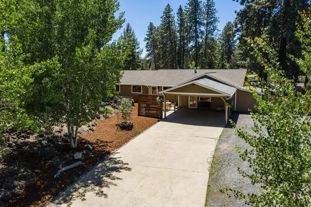 61112 Deer Valley Drive Bend OR 97702