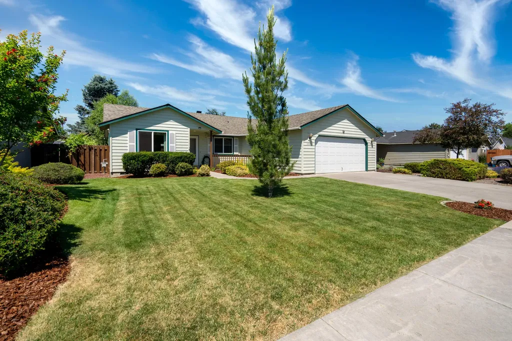 1841 NE 7th Street Redmond OR 97756