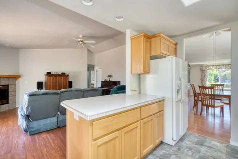 1841 NE 7th Street Redmond OR 97756