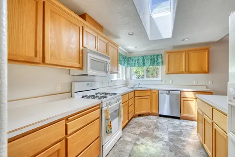 1841 NE 7th Street Redmond OR 97756