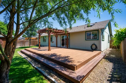 1841 NE 7th Street Redmond OR 97756