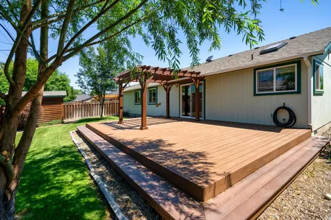 1841 NE 7th Street Redmond OR 97756